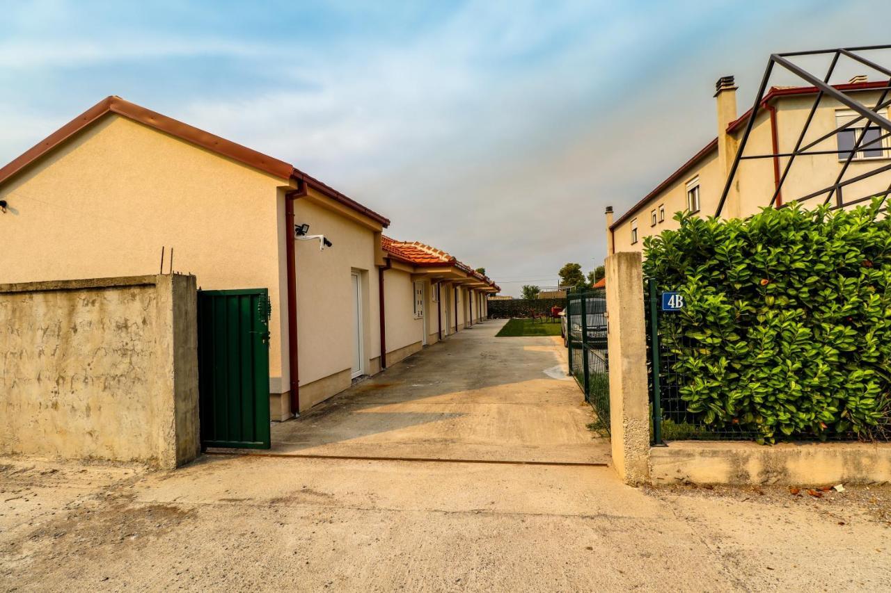 Simo Apartments Airport Podgorica Bagian luar foto